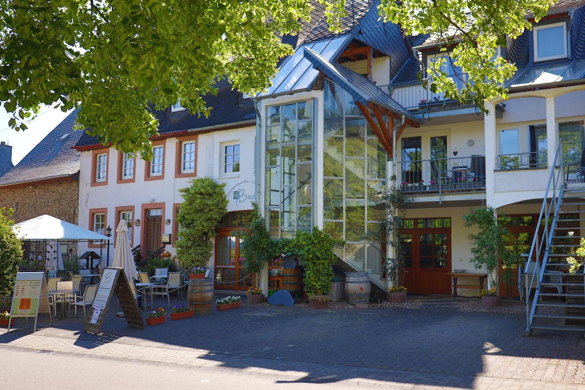 Burgen Ferienweingut & Gutsrestaurant Beckerアパートメント エクステリア 写真